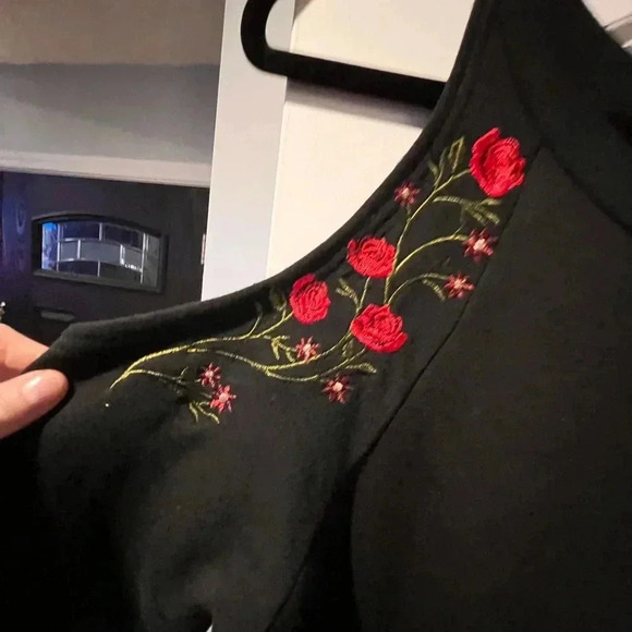 ~Alta~ Dress - Medium - Picture 3 of 9